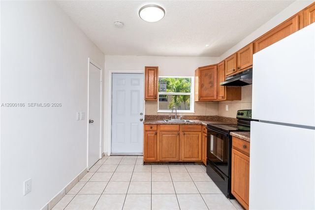 15 SW 6th St, Dania Beach, FL 33004