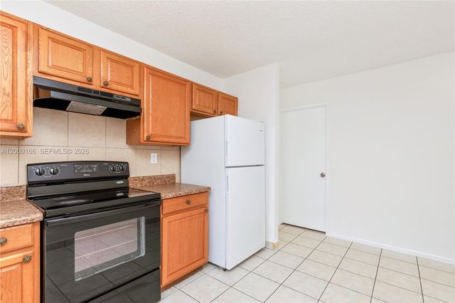 15 SW 6th St, Dania Beach, FL 33004