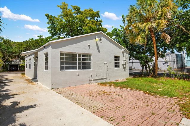 15 SW 6th St, Dania Beach, FL 33004