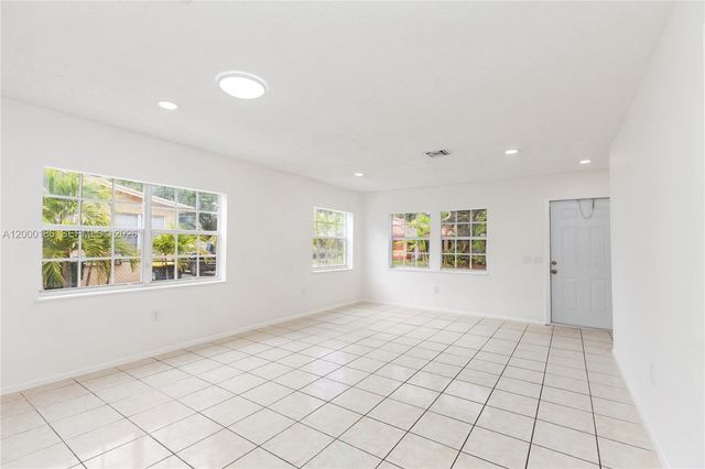 15 SW 6th St, Dania Beach, FL 33004