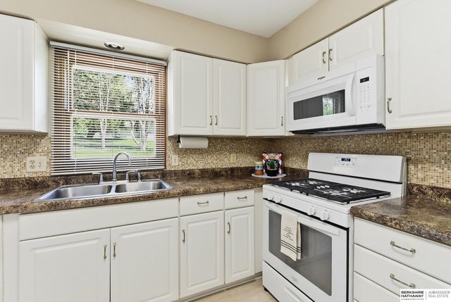 1319 S 165th Street, Omaha, NE 68130