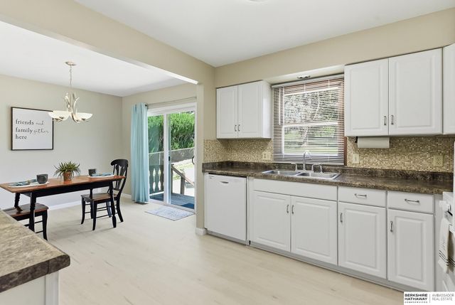 1319 S 165th Street, Omaha, NE 68130
