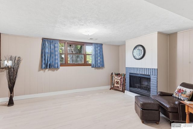 1319 S 165th Street, Omaha, NE 68130