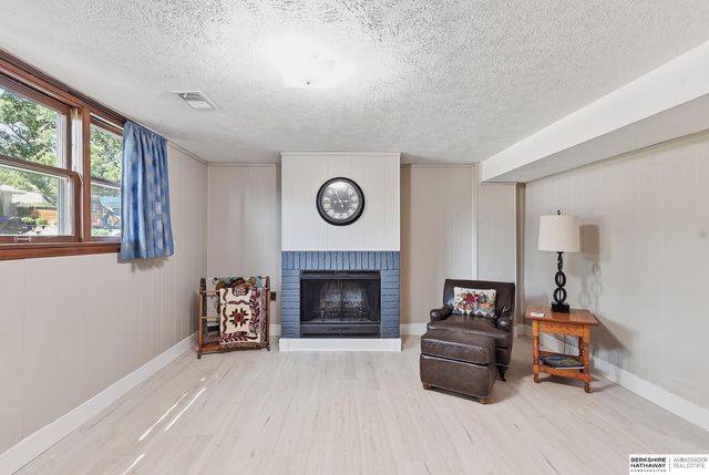 1319 S 165th Street, Omaha, NE 68130