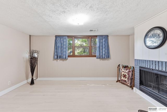 1319 S 165th Street, Omaha, NE 68130