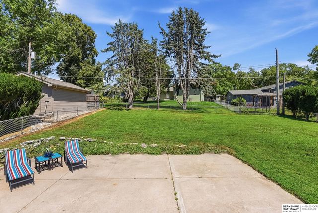 1319 S 165th Street, Omaha, NE 68130