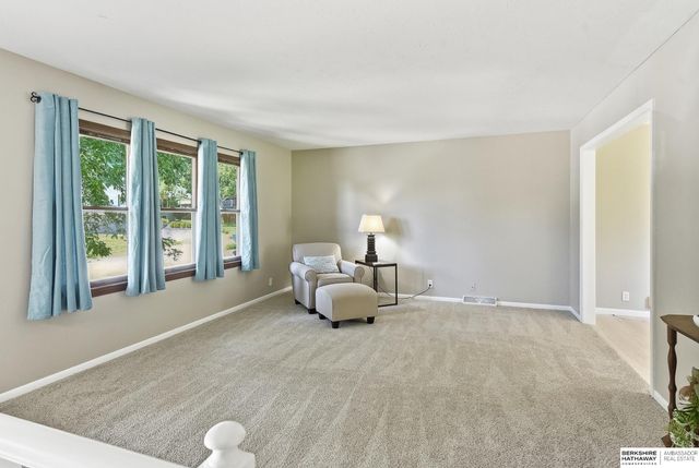1319 S 165th Street, Omaha, NE 68130