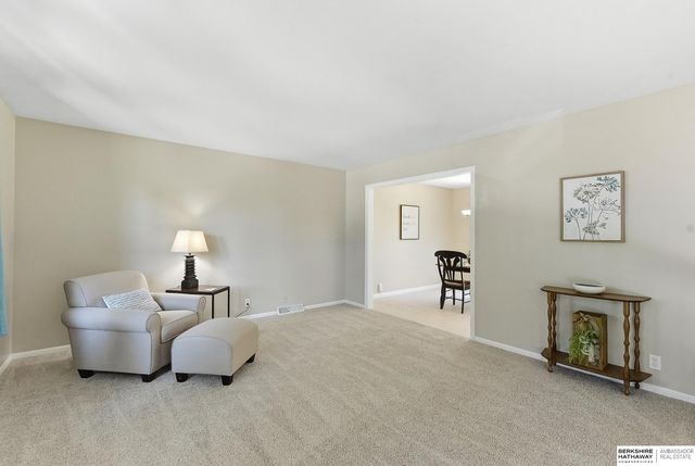 1319 S 165th Street, Omaha, NE 68130