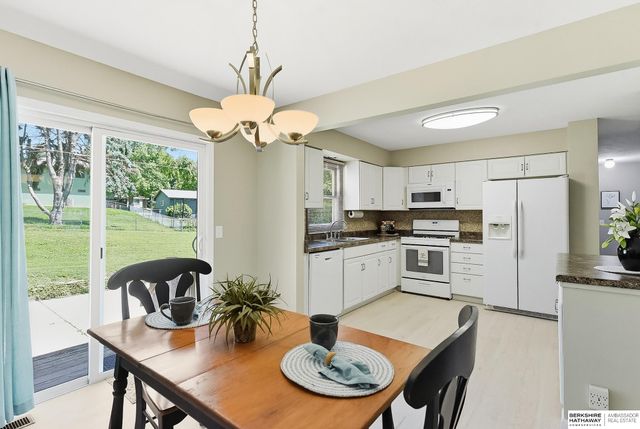 1319 S 165th Street, Omaha, NE 68130