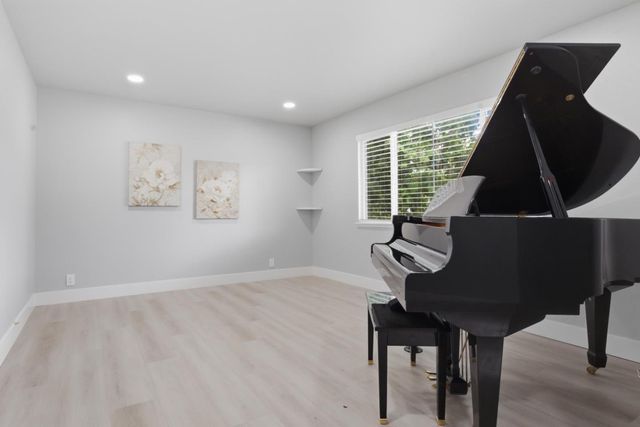 5836 Santa Teresa Boulevard, San Jose, CA 95123