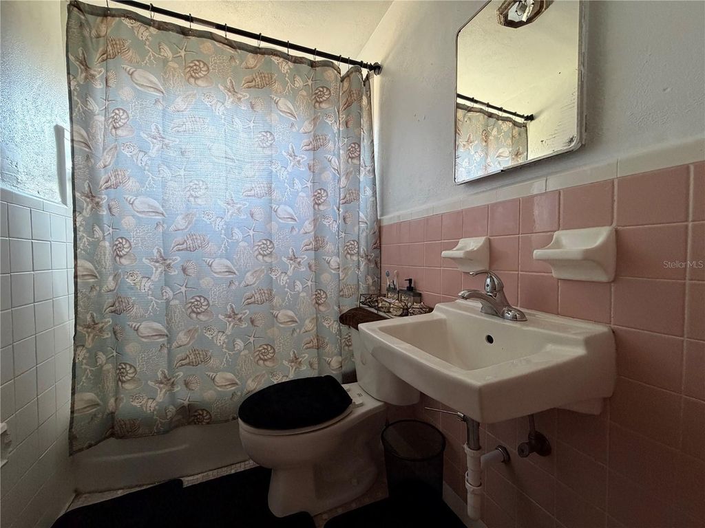 Image 10 of property listing at 348 PLEASANT STREET, Daytona Beach, FL 32114