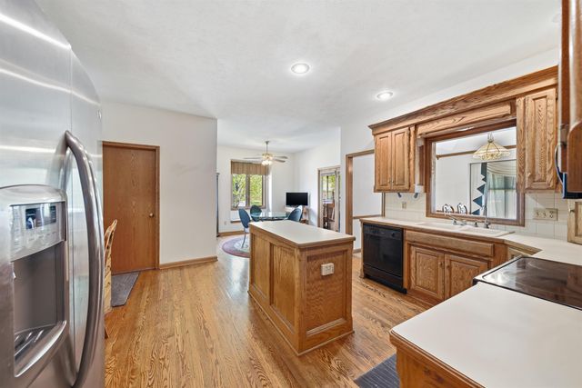 14101 E Lakeview Ct, Wichita, KS 67230