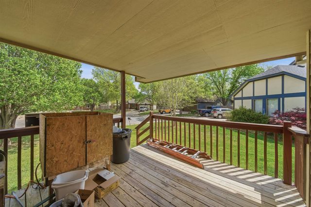 14101 E Lakeview Ct, Wichita, KS 67230