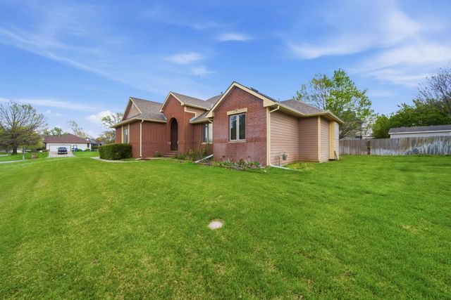 14101 E Lakeview Ct, Wichita, KS 67230