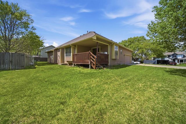 14101 E Lakeview Ct, Wichita, KS 67230