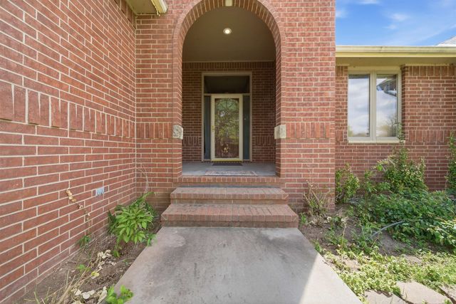 14101 E Lakeview Ct, Wichita, KS 67230