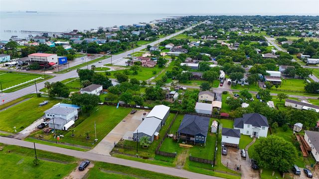 215 22nd Street, Dickinson, TX 77539