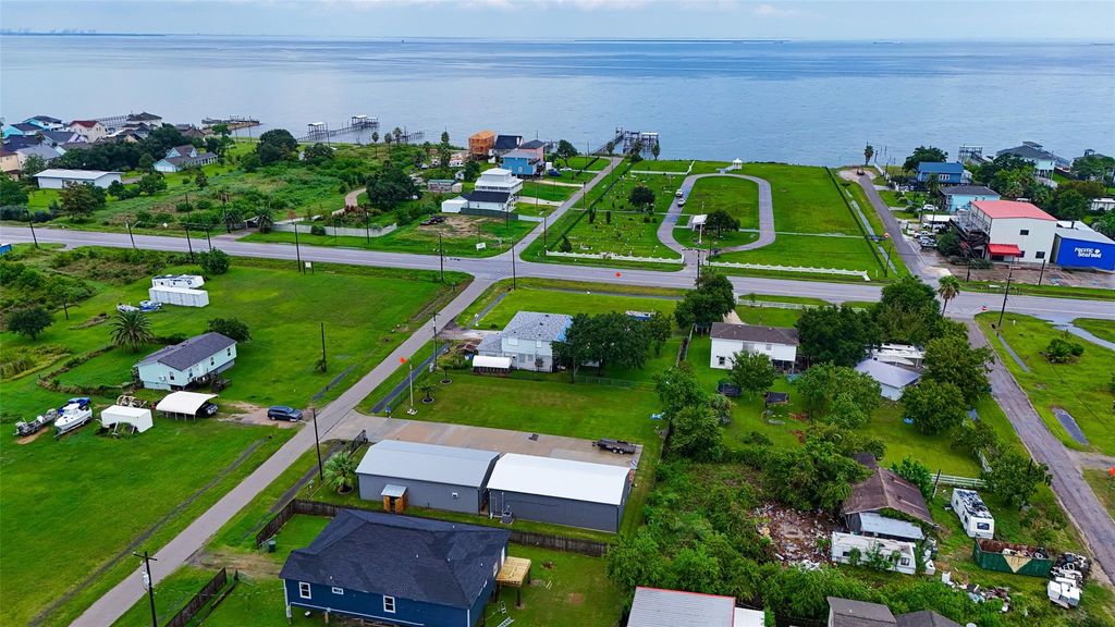 215 22nd Street, Dickinson, TX 77539