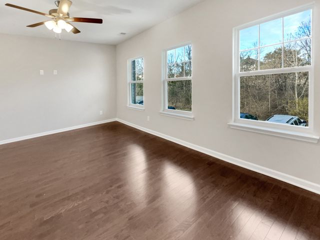 304 Negri Ct, NE, La Vergne, TN 37086