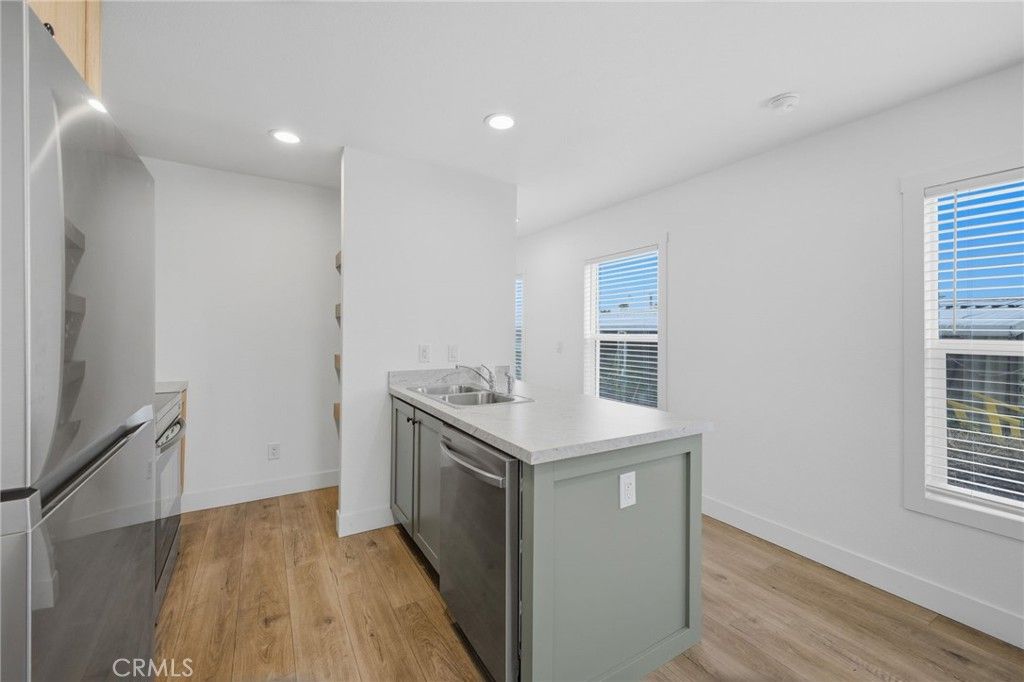 Image 10 of property listing at 9873 Alder Avenue 32, Bloomington, CA 92316