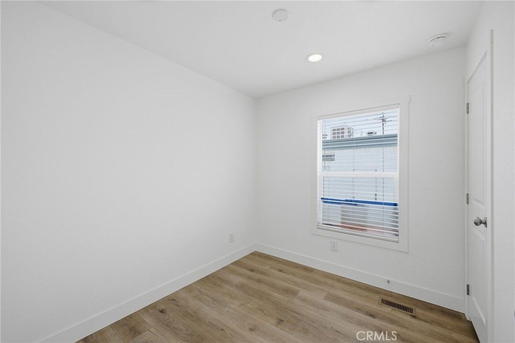 Image 20 of property listing at 9873 Alder Avenue 32, Bloomington, CA 92316