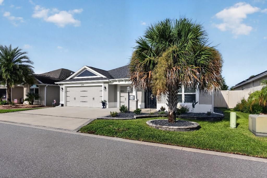 Image 2 of property listing at 5838 JULIAN LOOP, The Villages, FL 32163