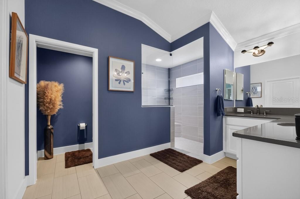 Image 14 of property listing at 5838 JULIAN LOOP, The Villages, FL 32163