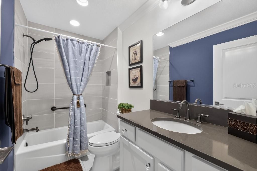 Image 18 of property listing at 5838 JULIAN LOOP, The Villages, FL 32163