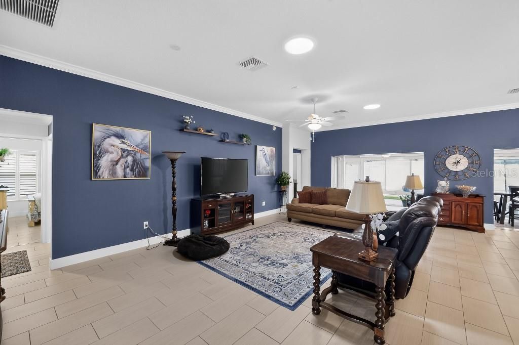 Image 6 of property listing at 5838 JULIAN LOOP, The Villages, FL 32163