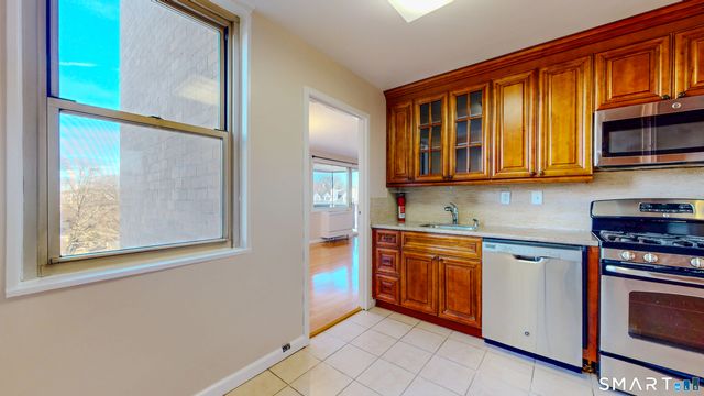 50 Glenbrook Road APT 4E, Stamford, CT 06902