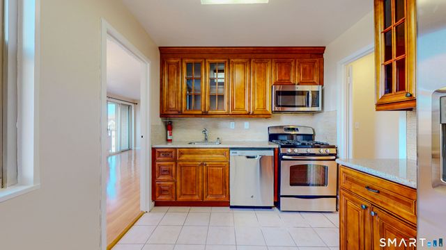 50 Glenbrook Road APT 4E, Stamford, CT 06902