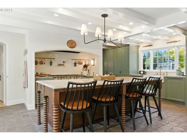 919 WESTPOINT Rd, Lake Oswego, OR 97034