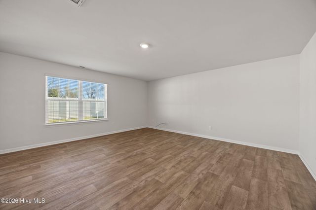 1917 Rolling Meadows Drive, Greenville, NC 27858