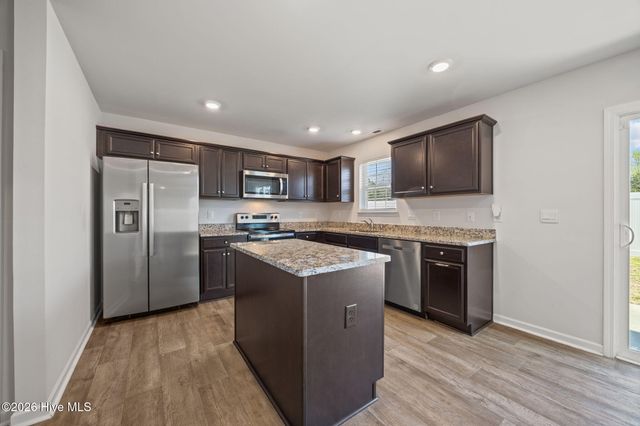 1917 Rolling Meadows Drive, Greenville, NC 27858