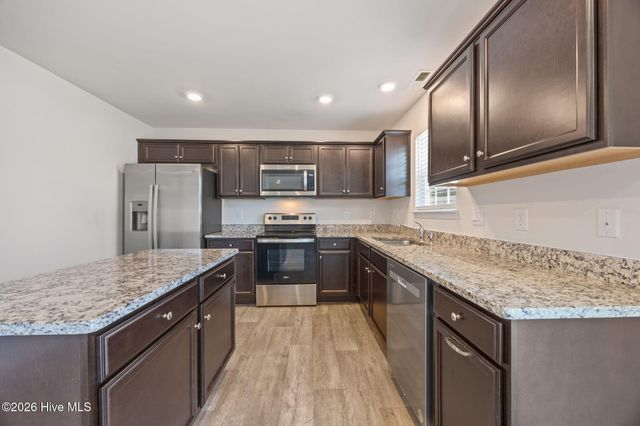 1917 Rolling Meadows Drive, Greenville, NC 27858