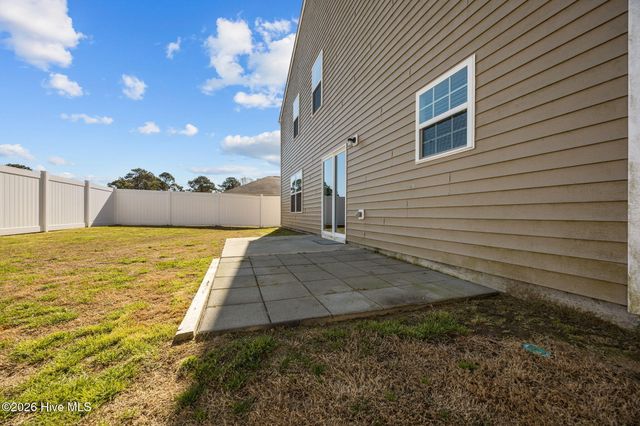 1917 Rolling Meadows Drive, Greenville, NC 27858