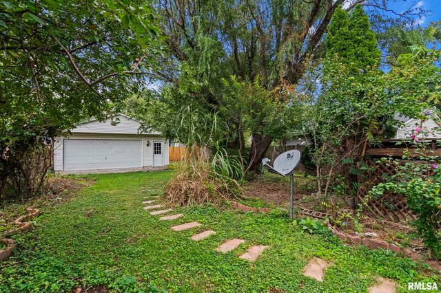 1227 N 3RD Street, Springfield, IL 62702
