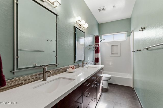 1252 W BRUCE Avenue, Gilbert, AZ 85233