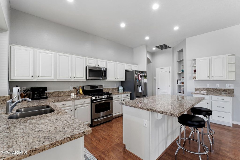 1252 W BRUCE Avenue, Gilbert, AZ 85233 — photo 3