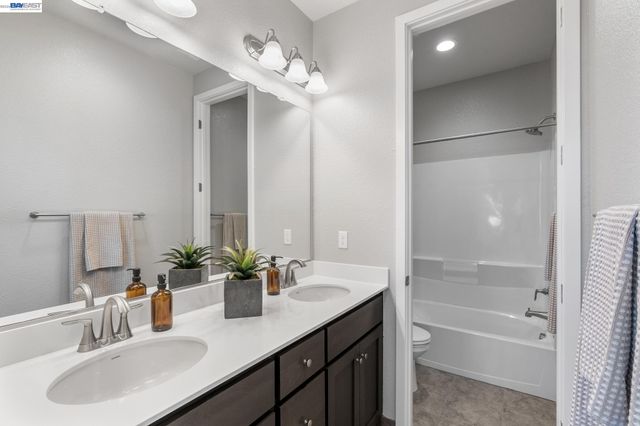 2413 Golden way, Fairfield, CA 94533