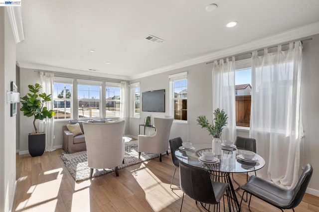 2413 Golden way, Fairfield, CA 94533