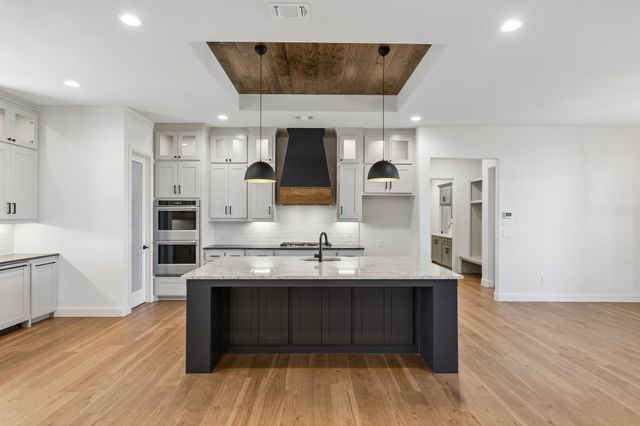 2043 Vaquero Drive, Weatherford, TX 76086