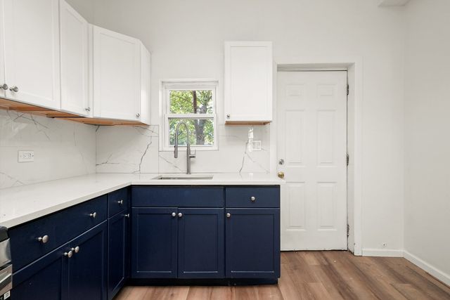 2345 W Grenshaw Street, Chicago, IL 60612