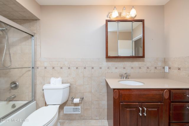 540 Sherman Avenue, Belford, NJ 07718