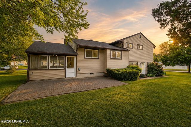 540 Sherman Avenue, Belford, NJ 07718