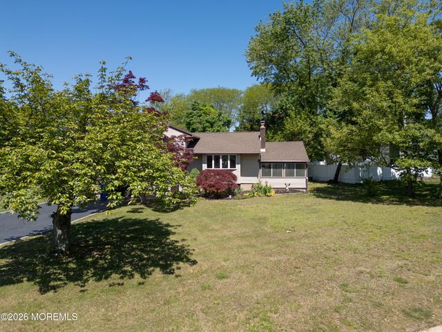 540 Sherman Avenue, Belford, NJ 07718
