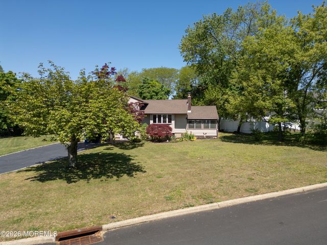 540 Sherman Avenue, Belford, NJ 07718