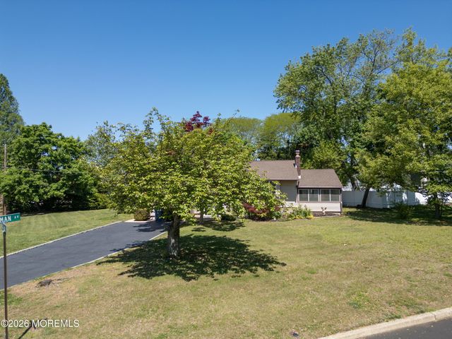 540 Sherman Avenue, Belford, NJ 07718