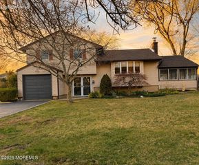 540 Sherman Avenue, Belford, NJ 07718