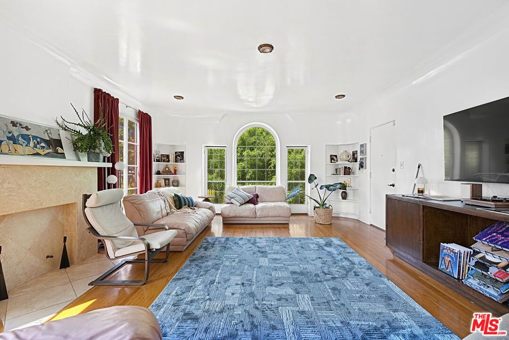 942 S Mansfield Avenue, Los Angeles, CA 90036 — photo 4